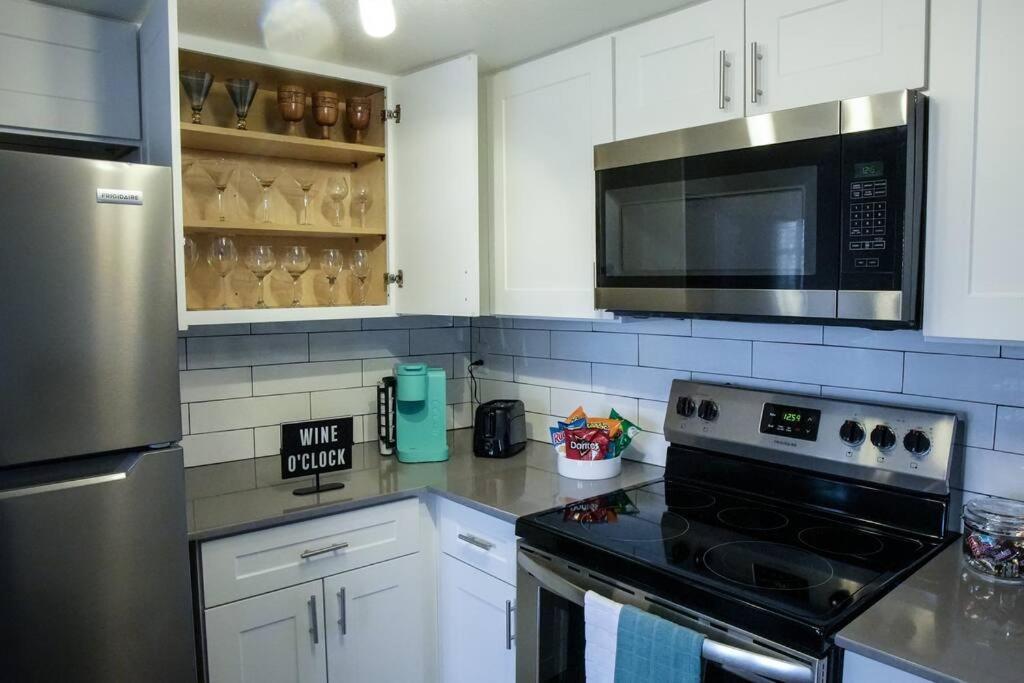 2 Bedroom Minutes From Las Vegas Strip And Airport Exterior photo